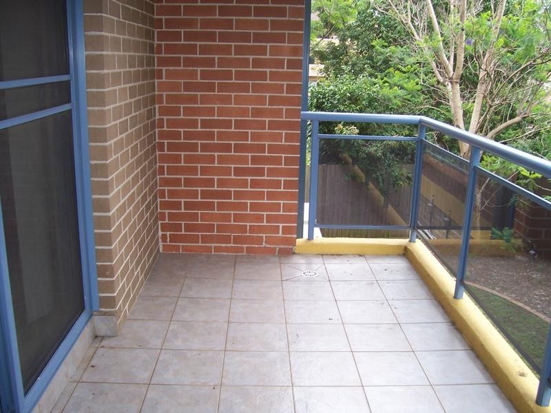 8 Shaftesbury Street, Carlton NSW 2218