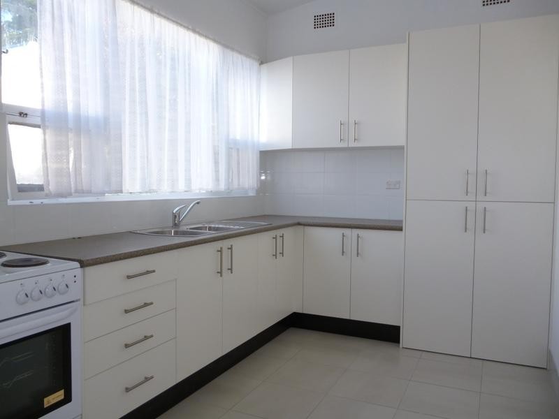 27 Jubilee Avenue, Carlton NSW 2218