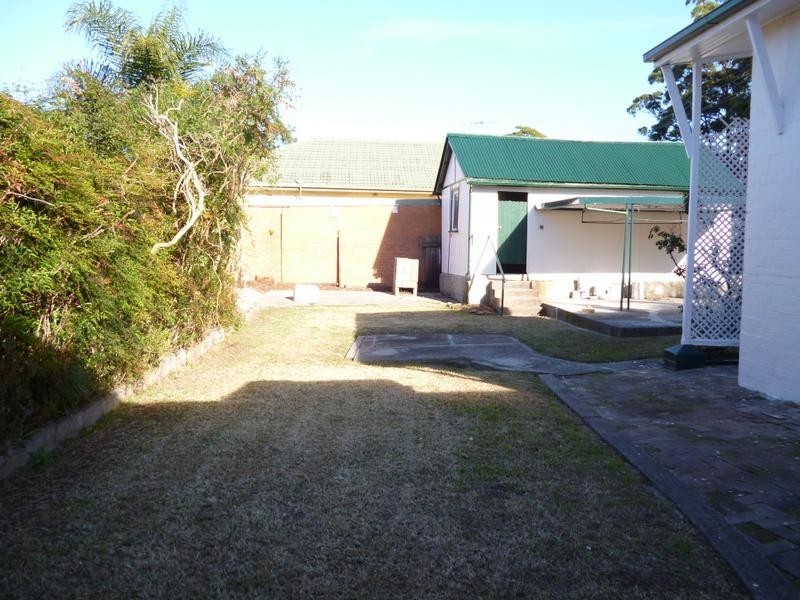 27 Jubilee Avenue, Carlton NSW 2218