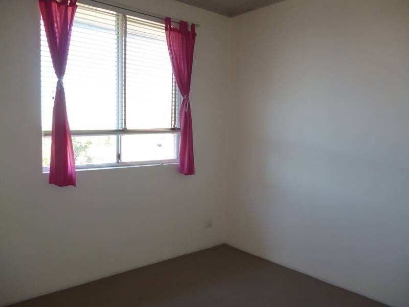 13/10-14 Hampton Court Road, Carlton NSW 2218