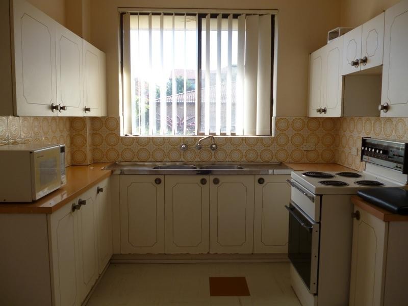 7/13 Winchester Street, Carlton NSW 2218