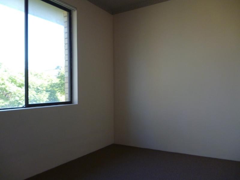 7/13 Winchester Street, Carlton NSW 2218