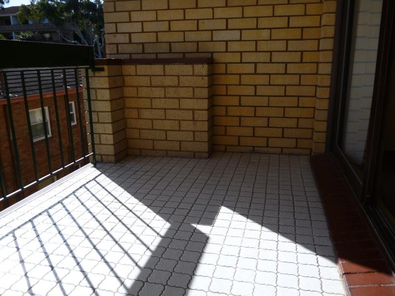 7/13 Winchester Street, Carlton NSW 2218