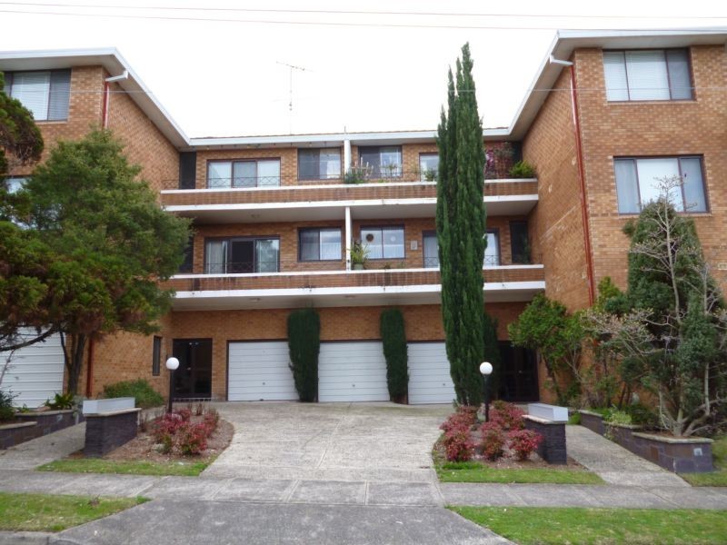 2/10-12 Carnarvon Street, Carlton NSW 2218