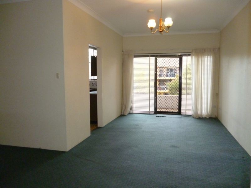 2/10-12 Carnarvon Street, Carlton NSW 2218