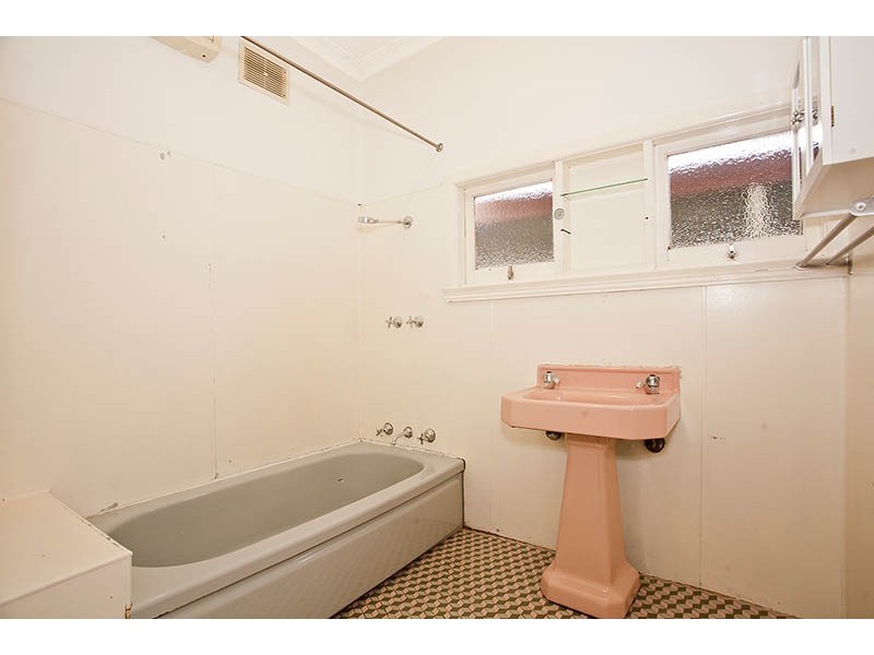 19 Wheeler Street, Carlton NSW 2218