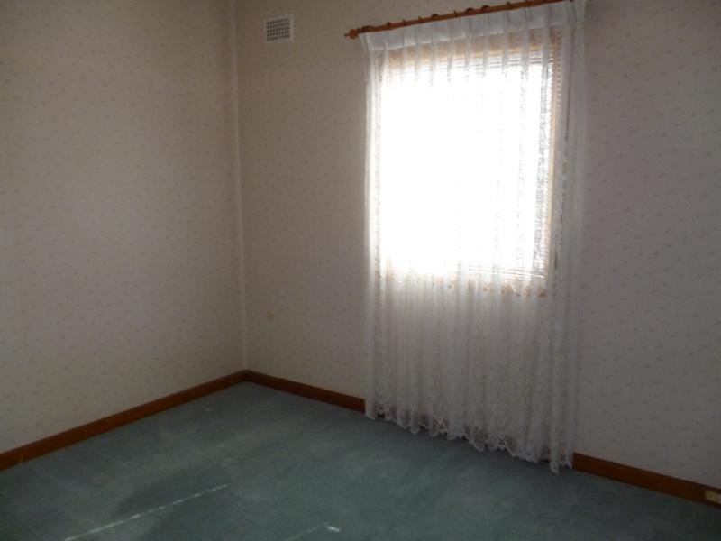 3 Pomona Street, Greenacre NSW 2190