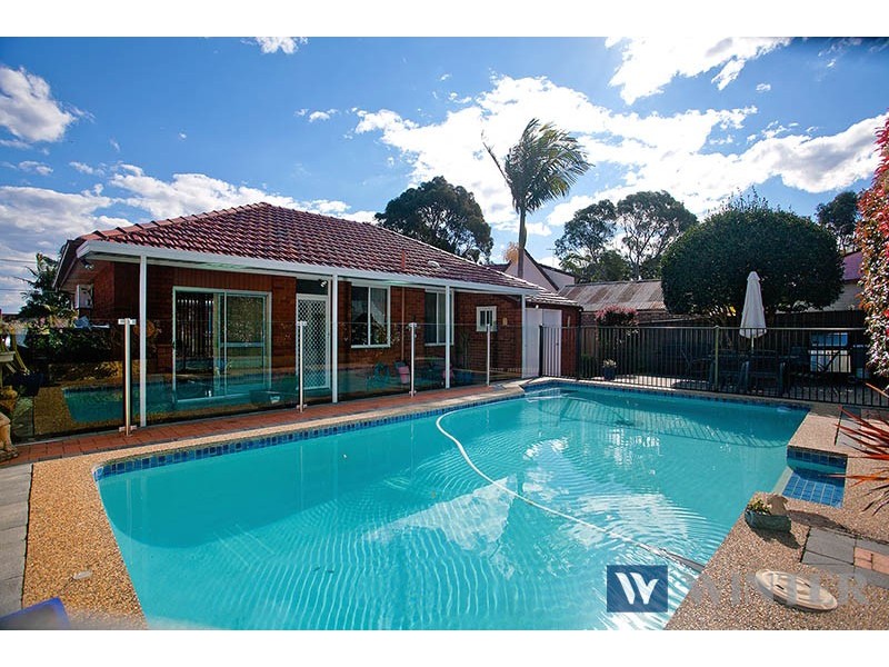 12 Sunlea Avenue, Mortdale NSW 2223