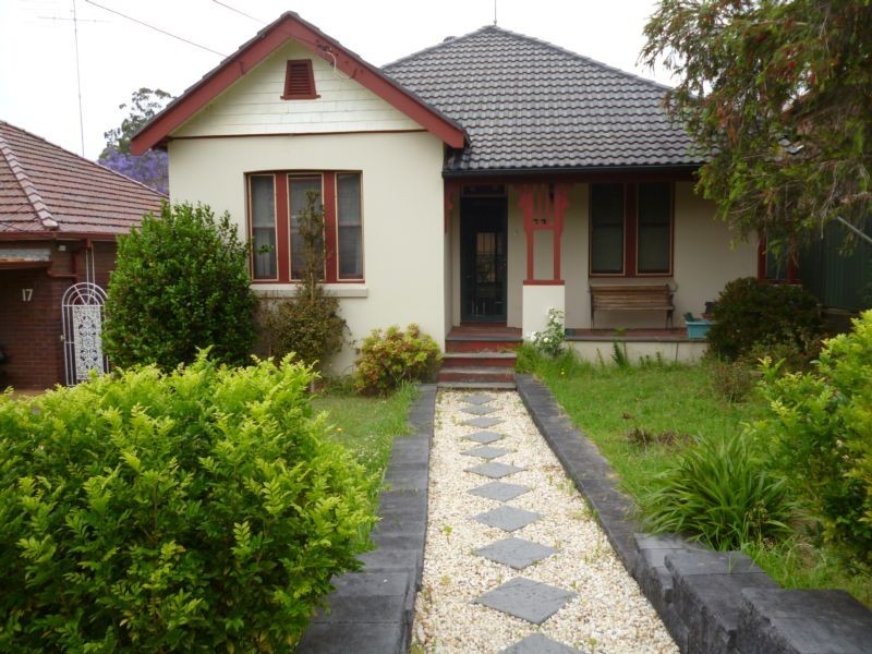 19 Edgehill Street, Carlton NSW 2218
