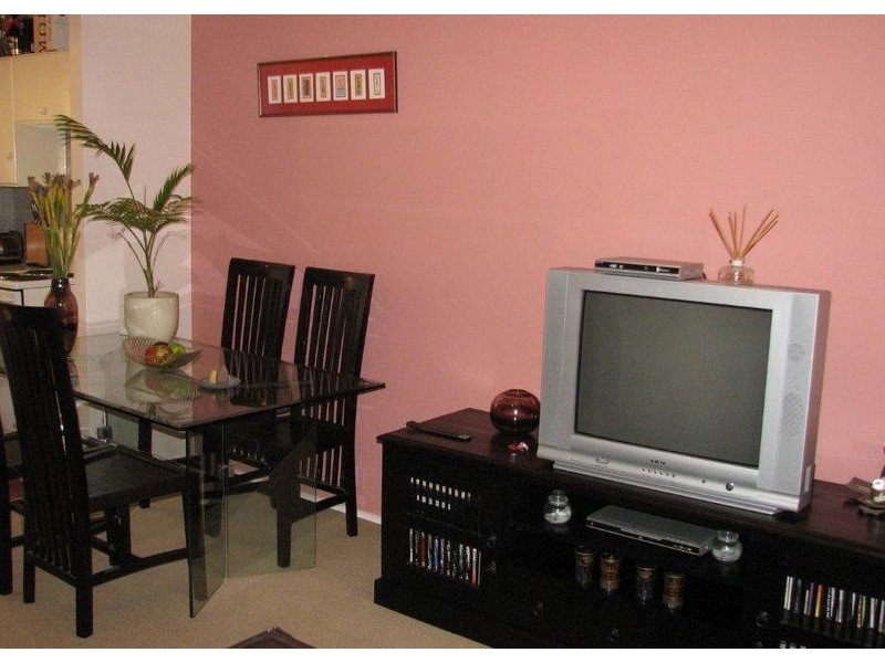 2/11 Winchester Street, Carlton NSW 2218