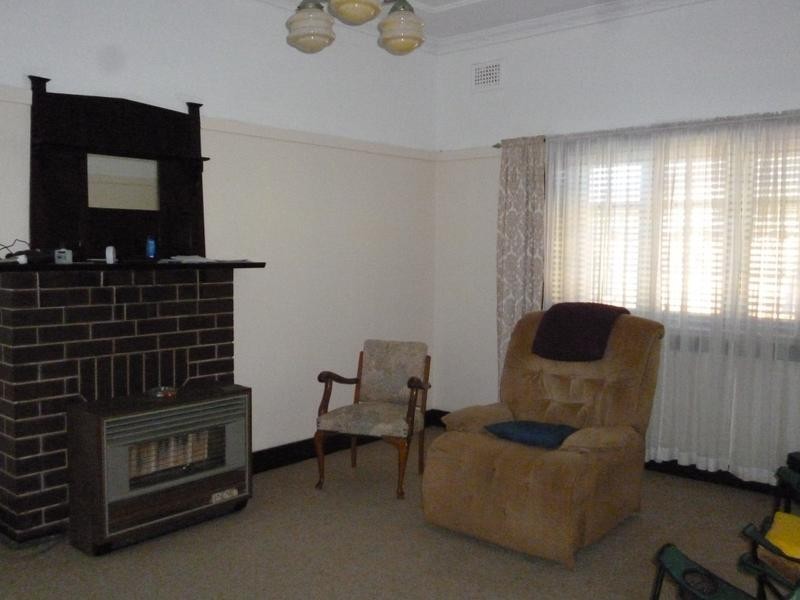 12 Anglo Square, Carlton NSW 2218