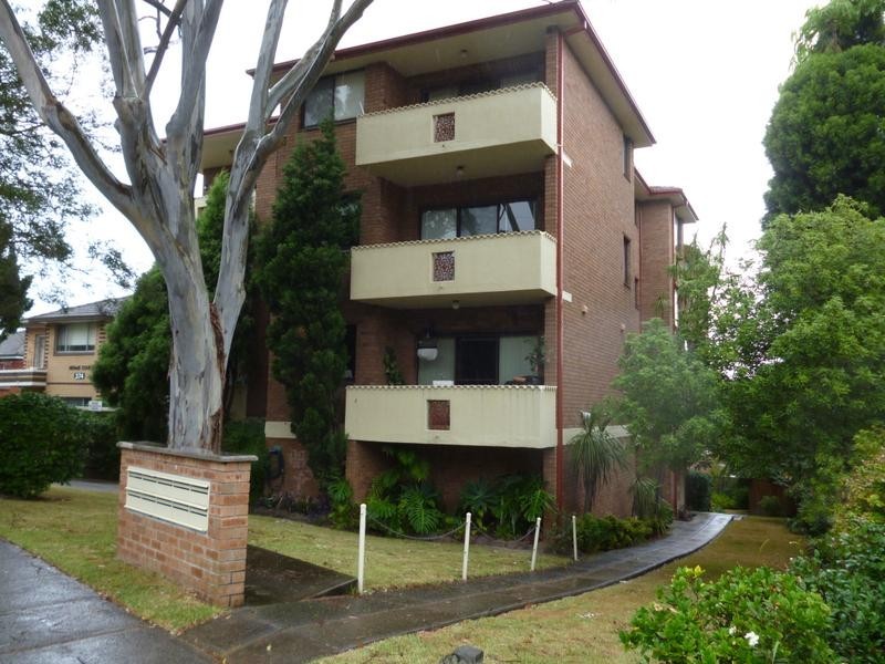 8/376 Railway Parade, Carlton NSW 2218