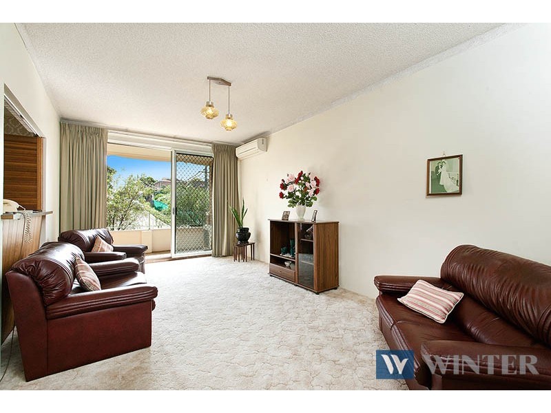 2/10-14 Hampton Court Road, Carlton NSW 2218