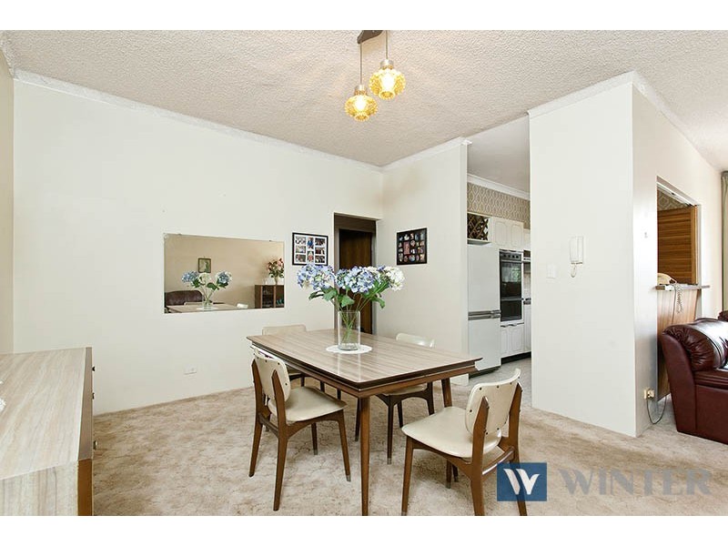 2/10-14 Hampton Court Road, Carlton NSW 2218