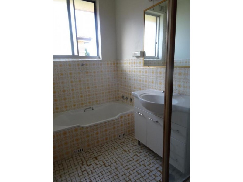 6/82-84 Hampton Court Road, Carlton NSW 2218