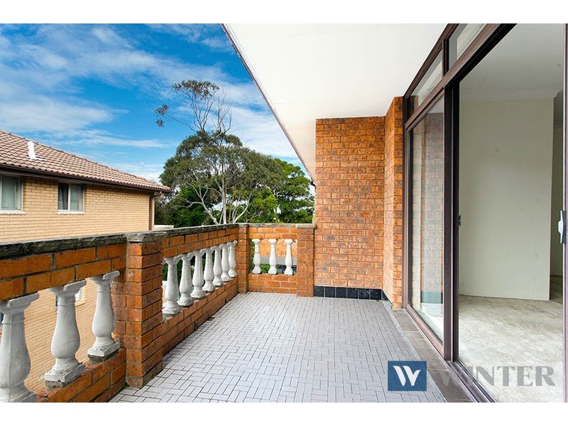 8/56 Hampton Court Road, Carlton NSW 2218