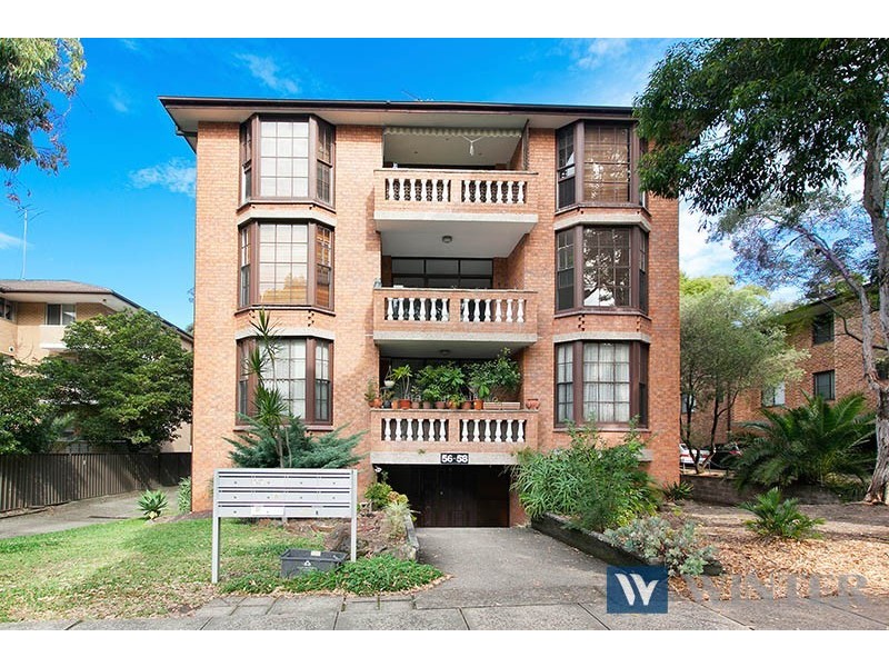 8/56 Hampton Court Road, Carlton NSW 2218