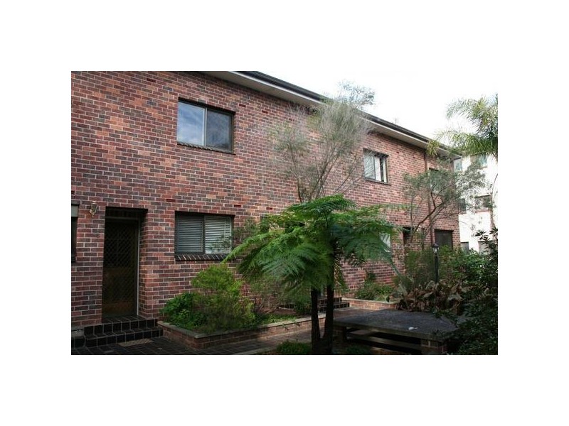 6/44 Hampton Court Road, Carlton NSW 2218