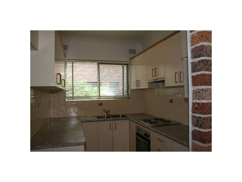 6/44 Hampton Court Road, Carlton NSW 2218