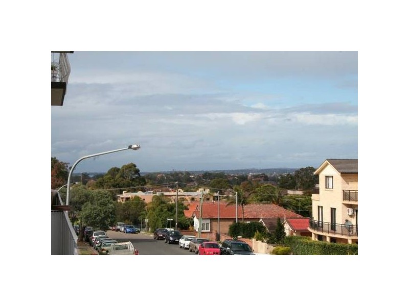 2/558 Railway Parade, Hurstville NSW 2220