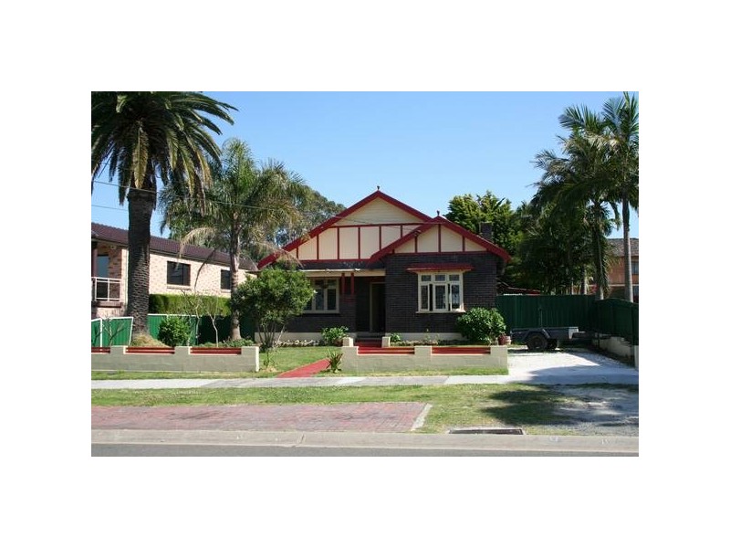 17 Waterview St, Carlton NSW 2218