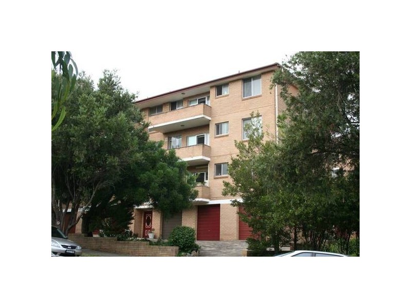 2/4 Hayburn Avenue, Rockdale NSW 2216