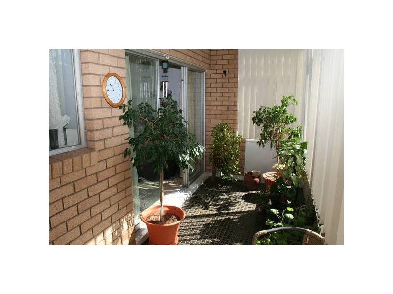 2/4 Hayburn Avenue, Rockdale NSW 2216