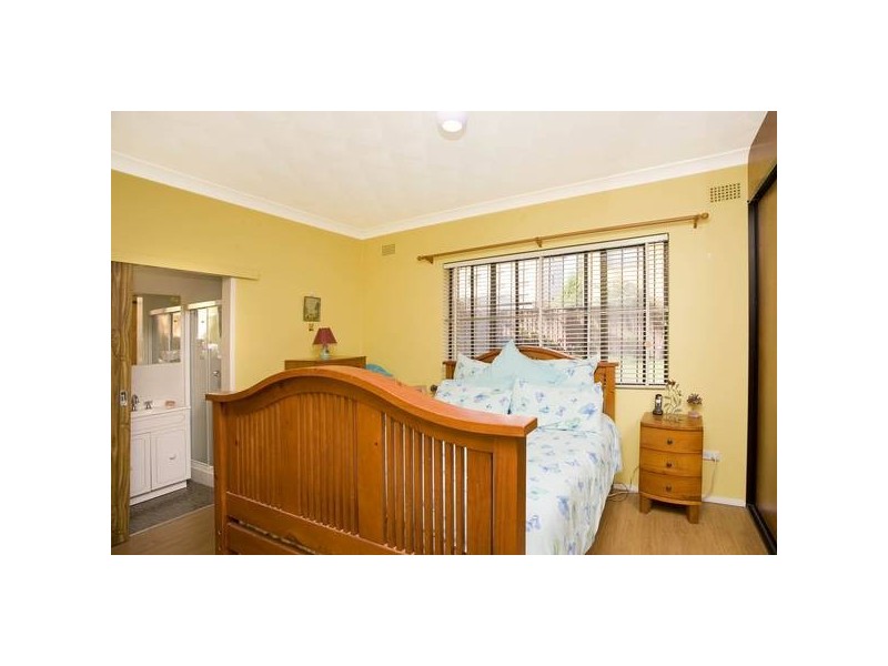 1/12 Winchester Street, Carlton NSW 2218