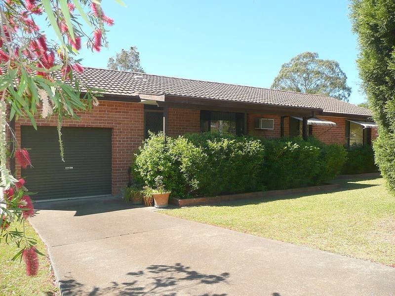8 Clifford Avenue, Cooranbong NSW 2265