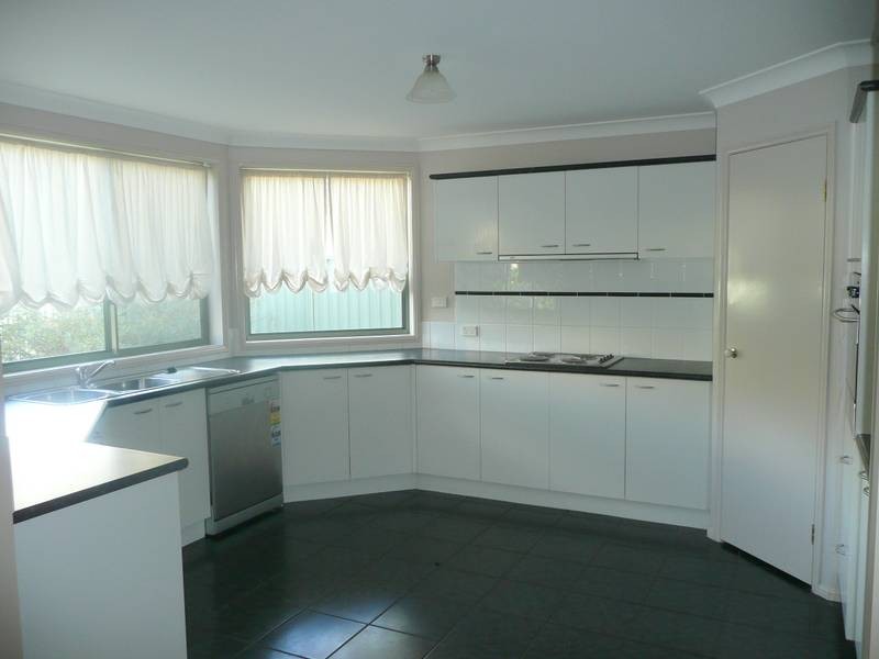16 Kennedy Close, Cooranbong NSW 2265