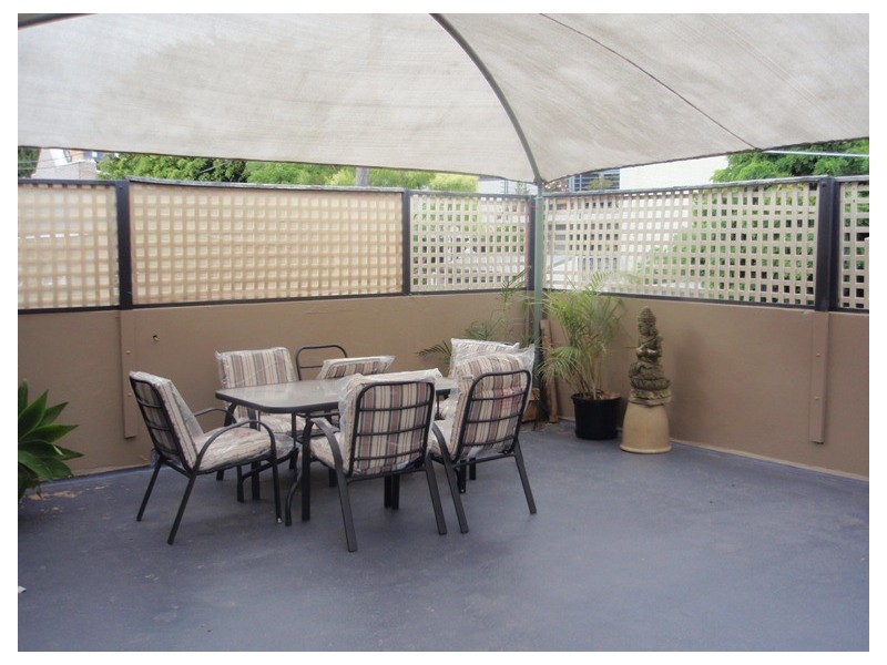 2/10 James Street (Private entrance – 2/283 Cleveland St), Surry Hills NSW 2010