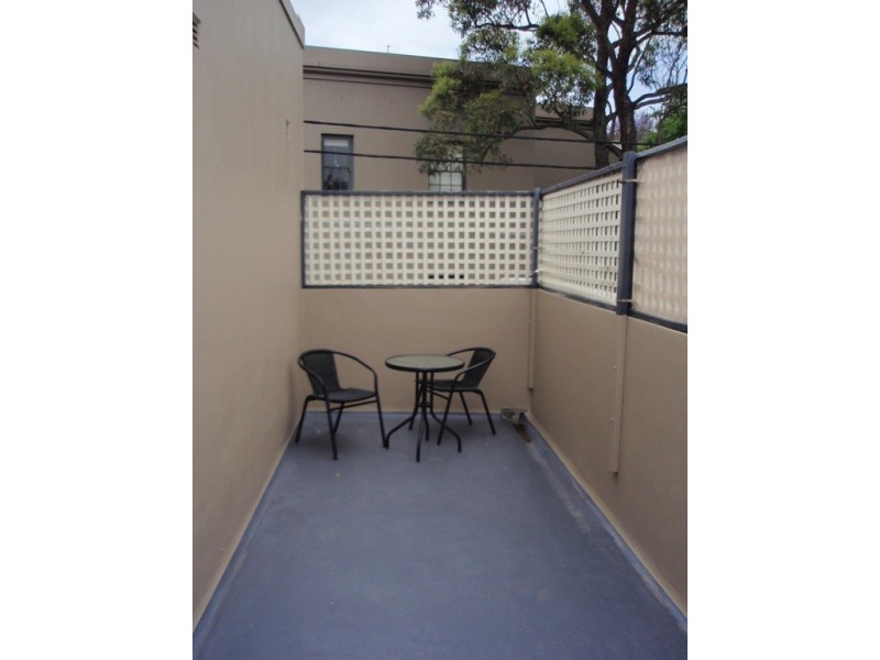 2/10 James Street (Private entrance – 2/283 Cleveland St), Surry Hills NSW 2010