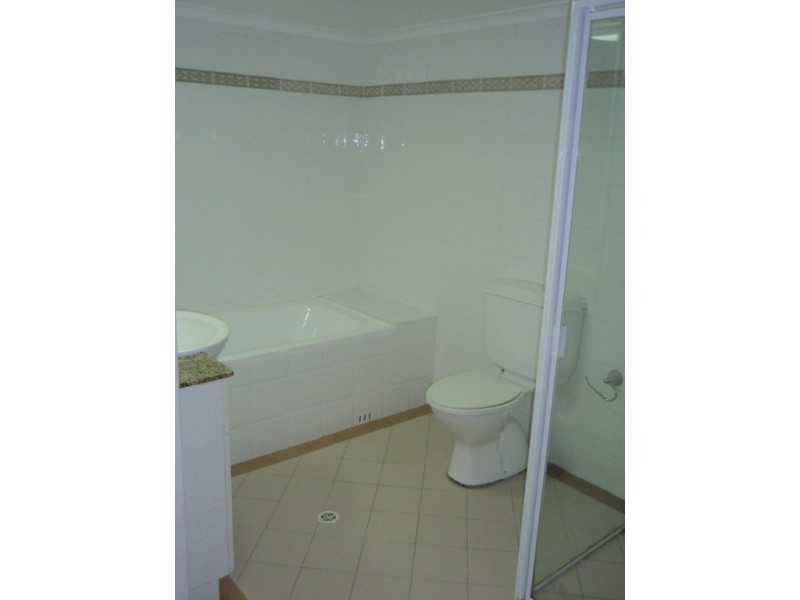 28/2A Hollywood Avenue, Bondi Junction NSW 2022