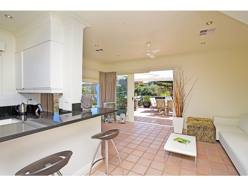 17 Dellview Street, Tamarama NSW 2026