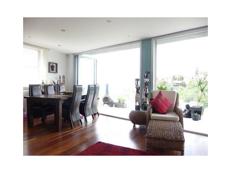 2/18 Carlisle Street, Tamarama NSW 2026