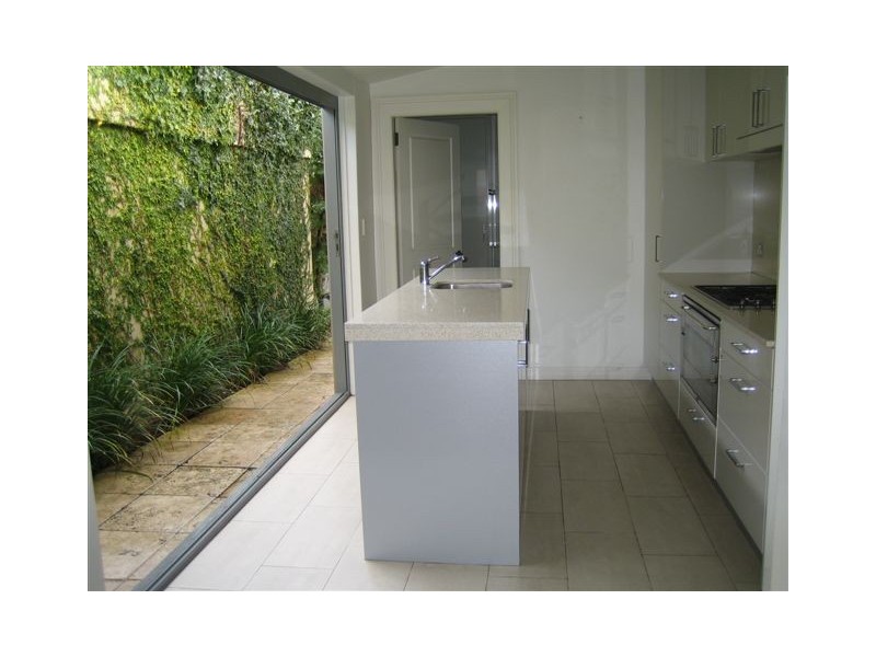 2 Mill Hill Road, Bondi Junction NSW 2022