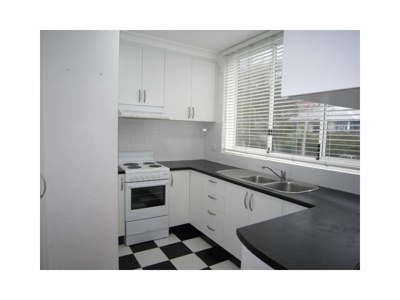 8/27 Castlefield Street, Bondi NSW 2026