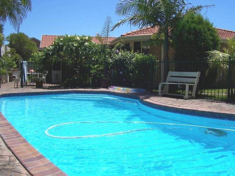 6 Seahorse Place, Caves Beach NSW 2281