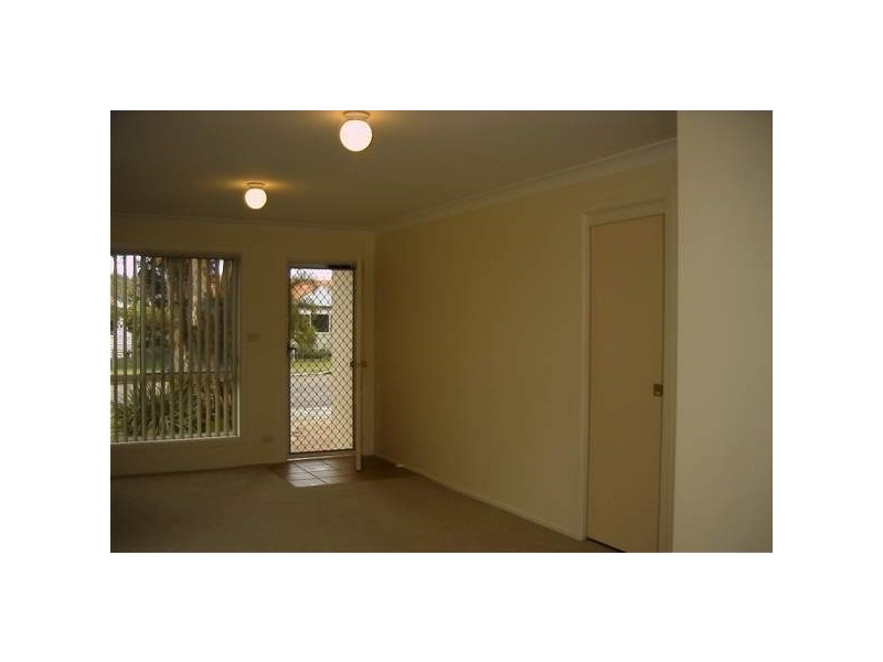 2/33 Haddon Crescent, Marks Point NSW 2280