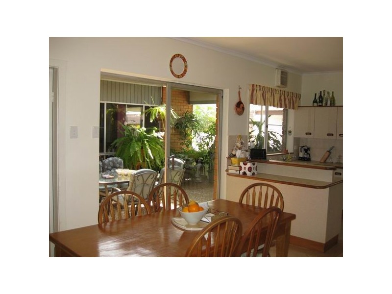 33 Pacific Street, Caves Beach NSW 2281