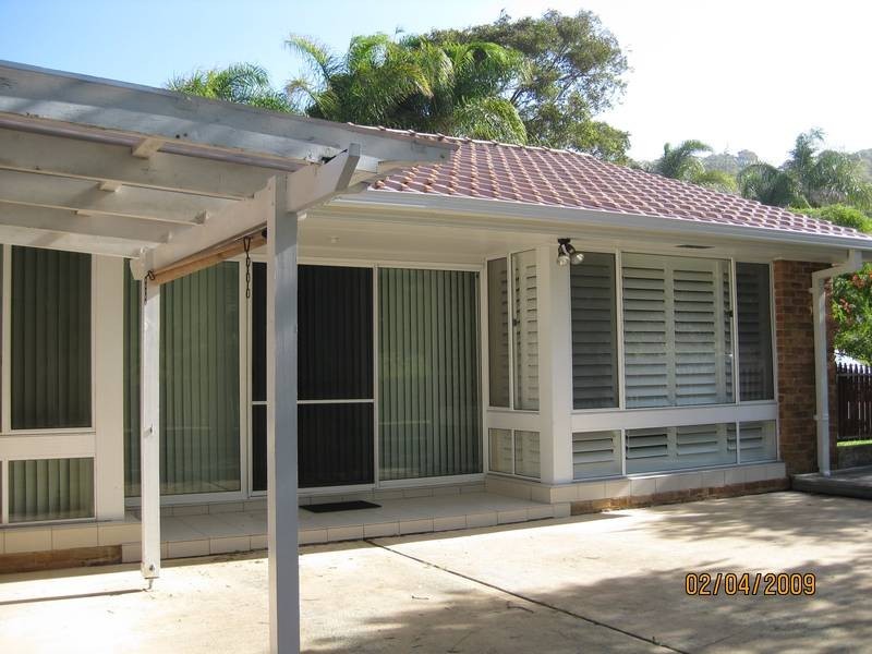1 Cinnabar Close, Caves Beach NSW 2281