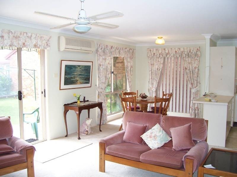 54 Caves Beach Road, Caves Beach NSW 2281