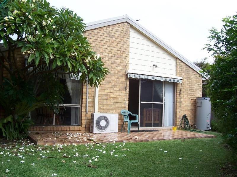 54 Caves Beach Road, Caves Beach NSW 2281