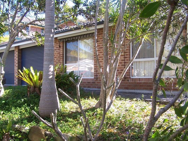 2 Aquamarine Close, Caves Beach NSW 2281
