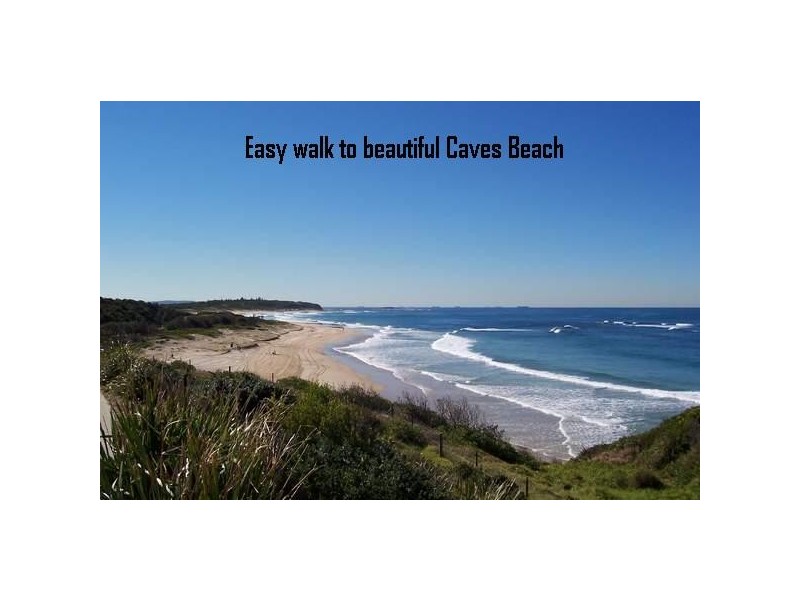 126 Caves Beach Road, Caves Beach NSW 2281