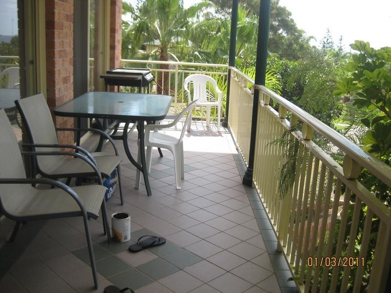 1/6 Cinnabar Close, Caves Beach NSW 2281