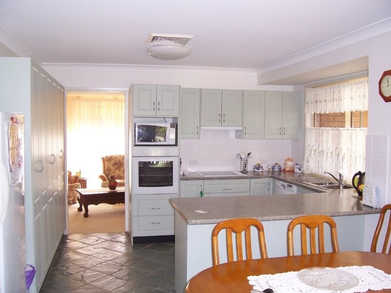 11 Cinnabar Close, Caves Beach NSW 2281