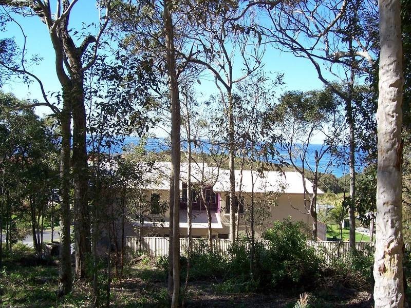 7 Sea Eagle Crescent, Caves Beach NSW 2281