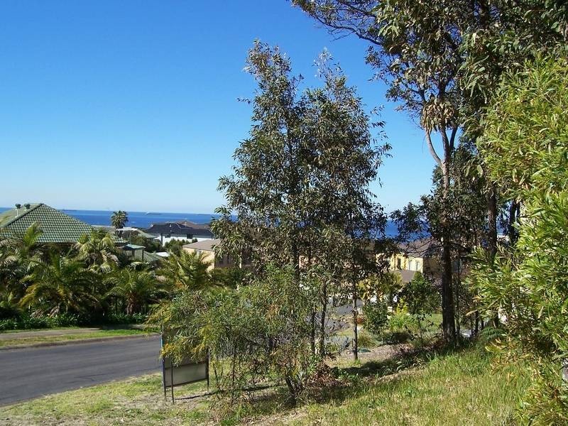7 Sea Eagle Crescent, Caves Beach NSW 2281