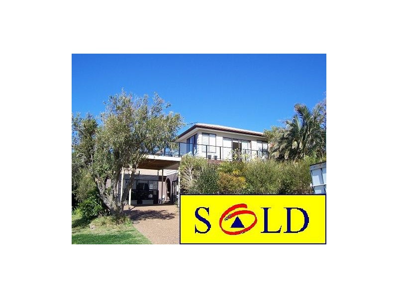 12 Park Avenue, Caves Beach NSW 2281